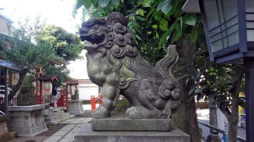皆中稲荷神社前の狛犬