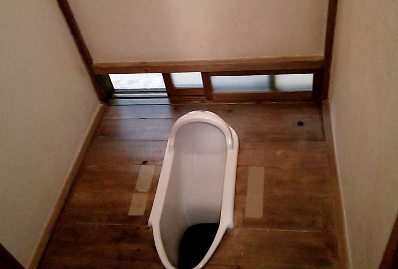 昭和な和式トイレ